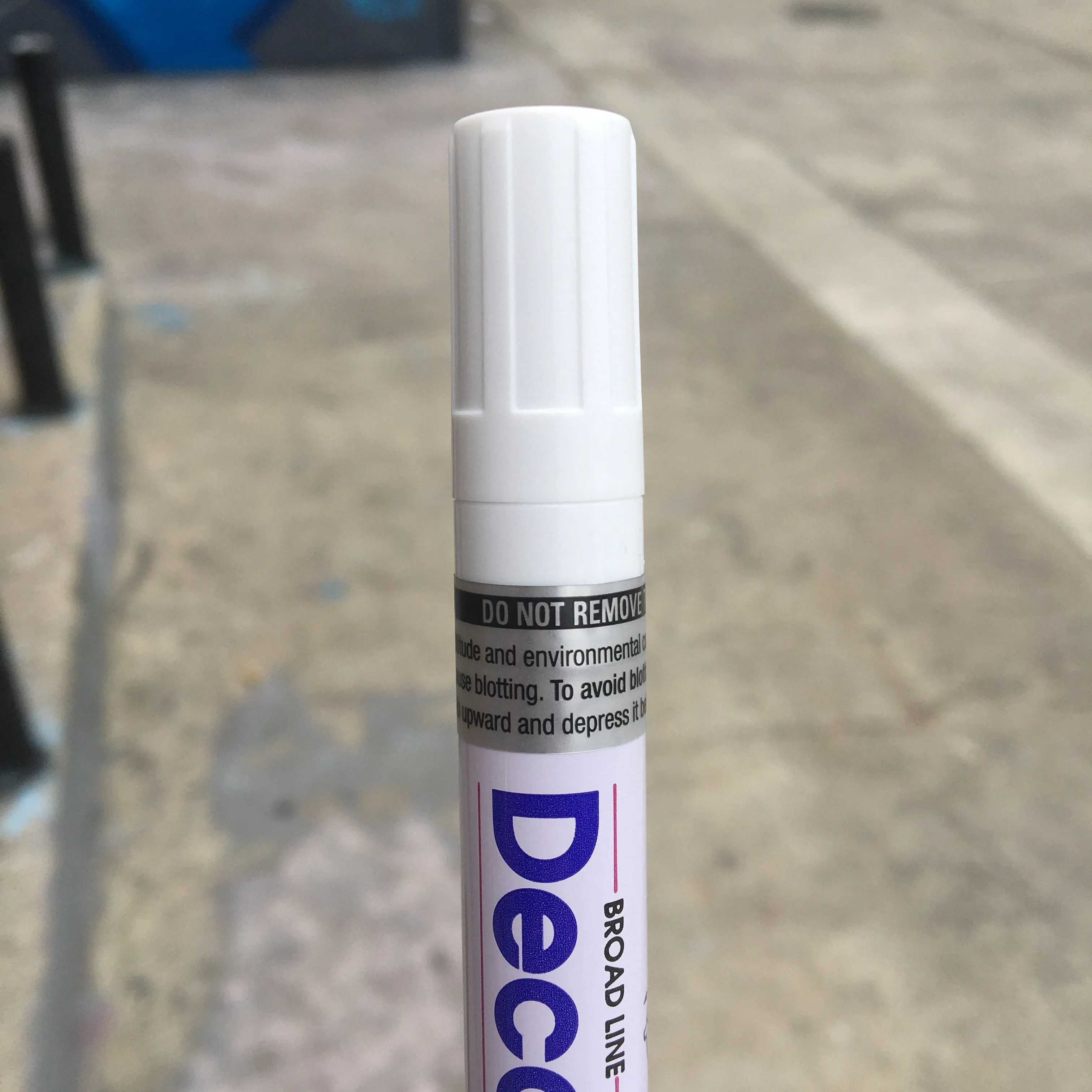 Decocolor Paint Marker (BROAD TIP)