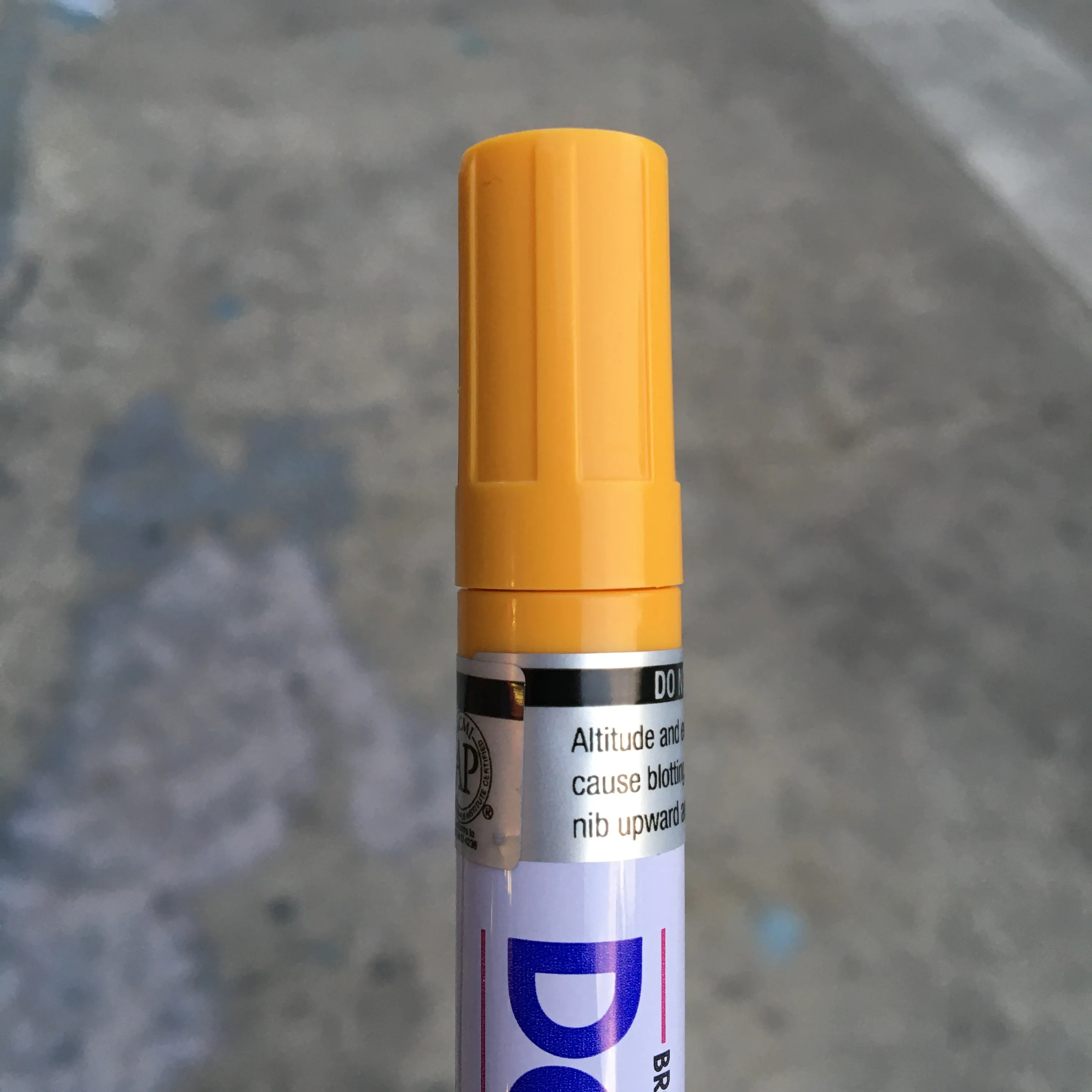 Decocolor Paint Marker (BROAD TIP)