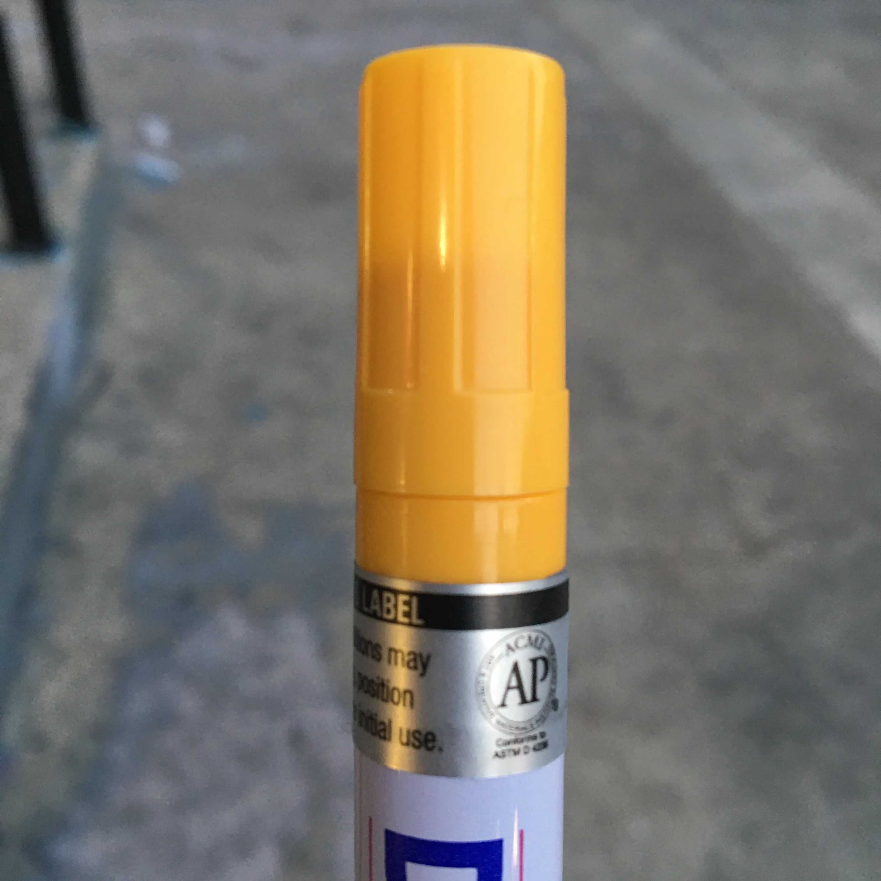 Decocolor Paint Marker (BROAD TIP)