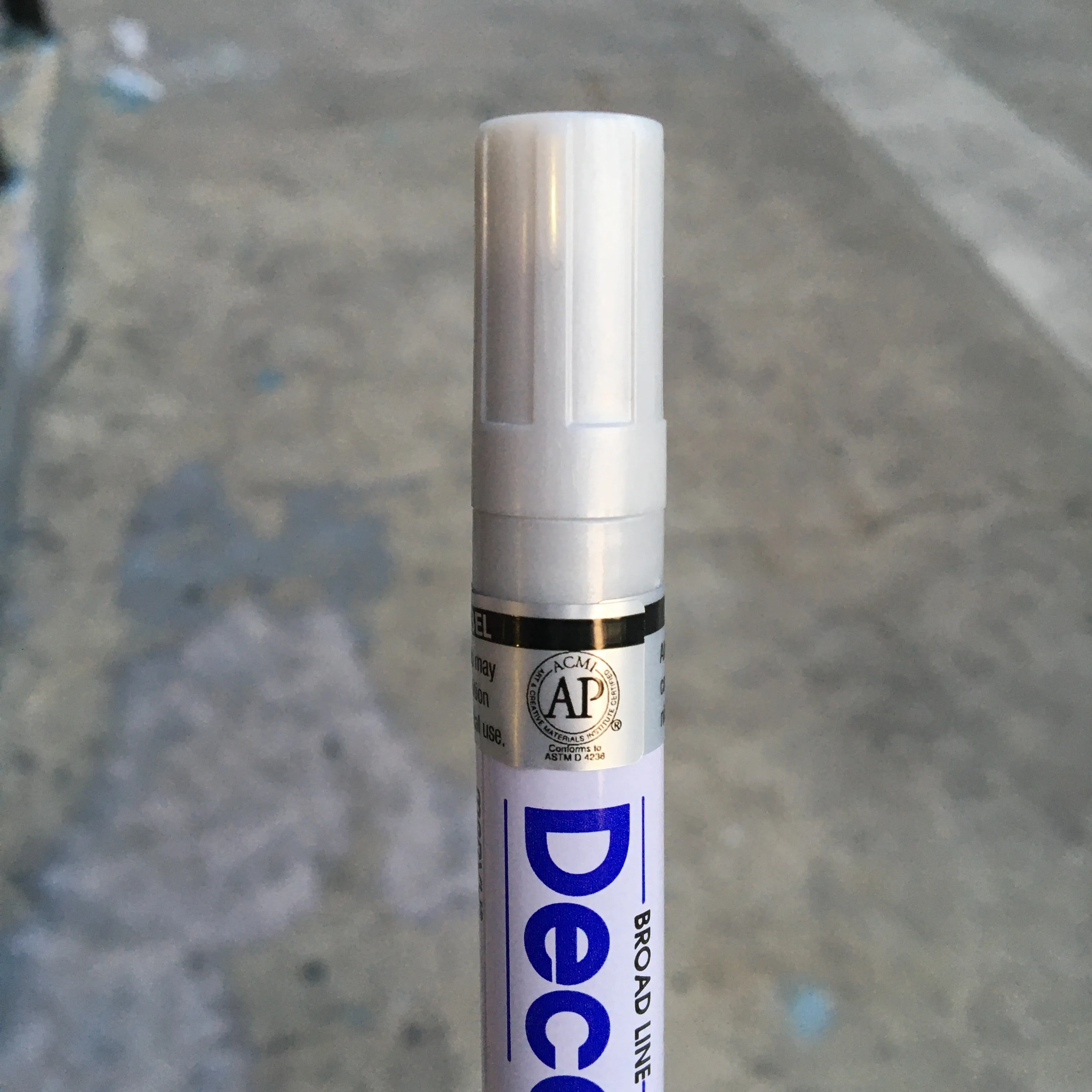 Decocolor Paint Marker (BROAD TIP)